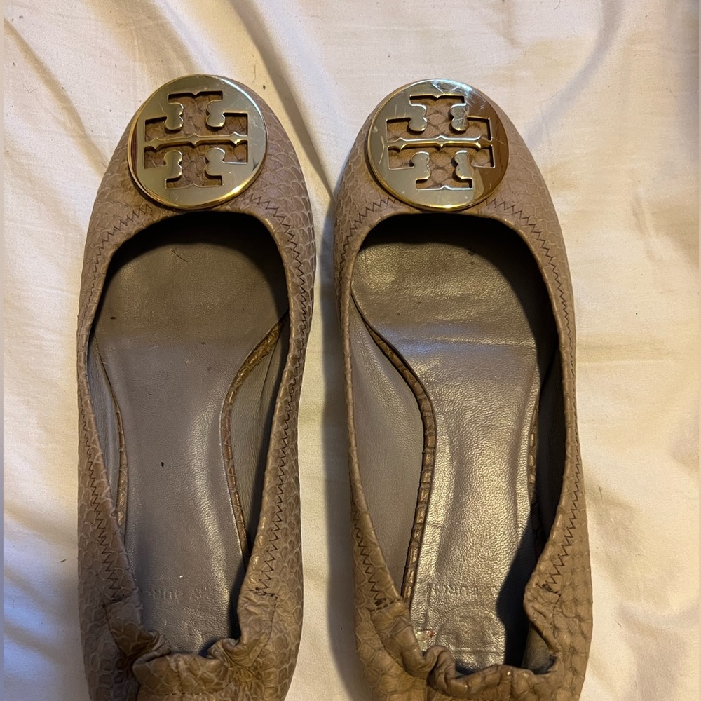 VGUC Tory Burch snake Skin Flats Reva Sz 8.5